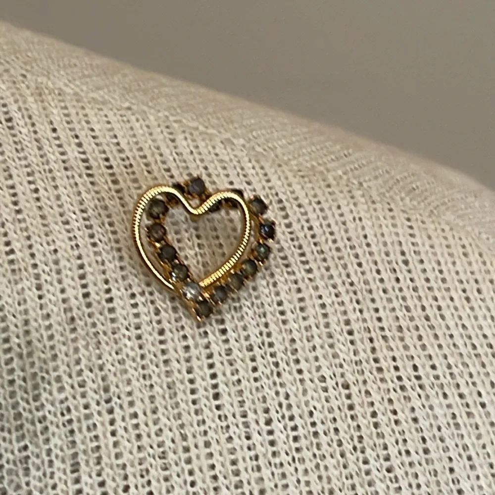 Vintage Interlocking Heart Grey Rhinestone Pin - Picture 15 of 16
